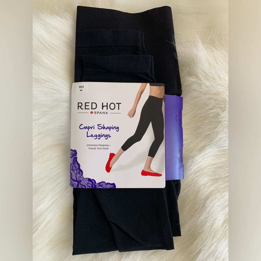 SPANX Red Hot Capri Shaping Leggings Very Black NWT SizeM